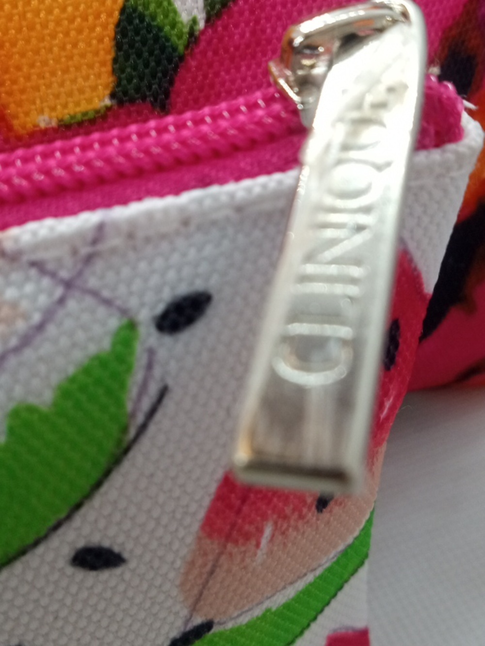 CLINIQUE MAKE UP BAG - Picture 7 of 9